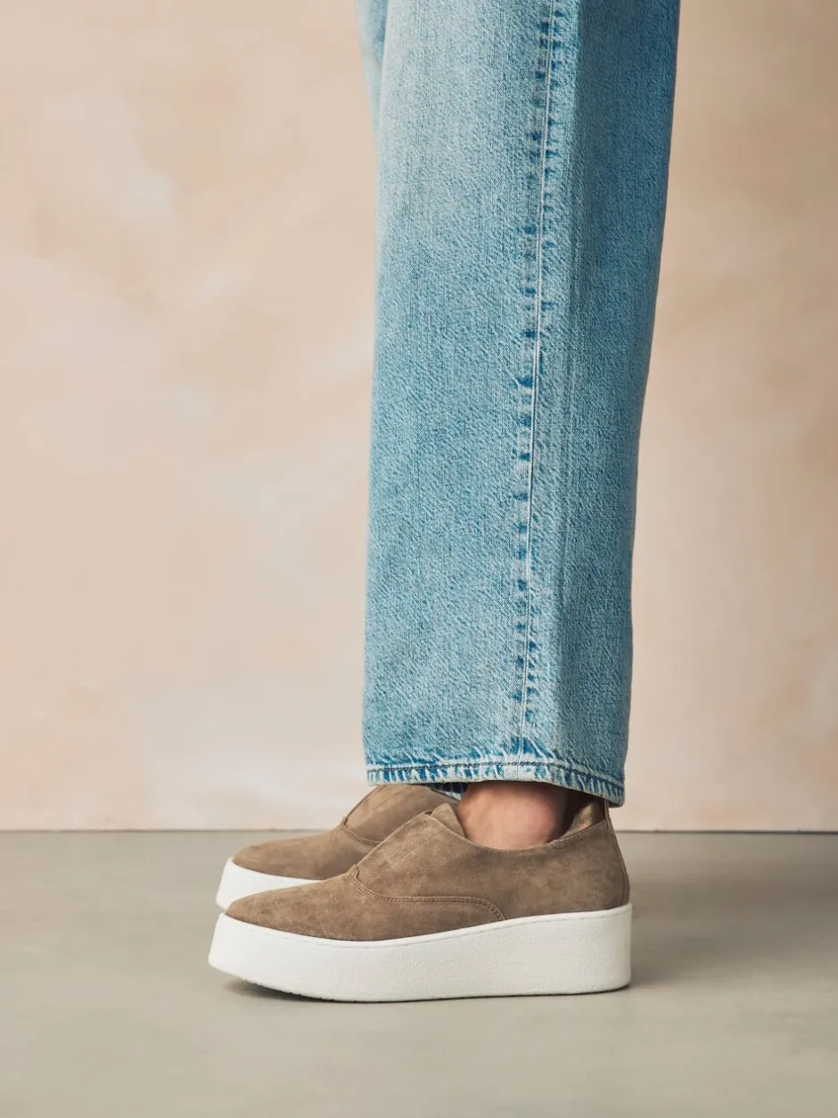 Sneakers|Next Chocoladebruin - Signature leren sneakers met dikke plateauzolen en sleehak