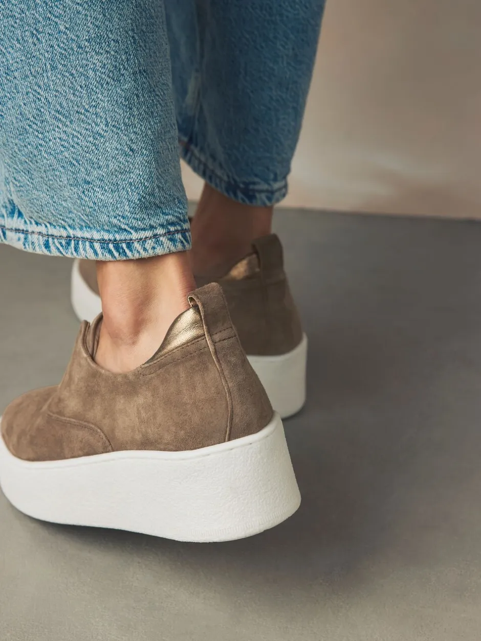Sneakers|Next Chocoladebruin - Signature leren sneakers met dikke plateauzolen en sleehak