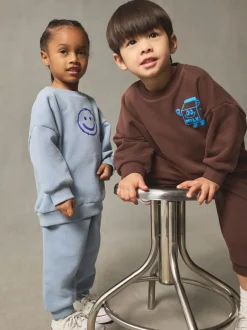 Sets En Combisets|Truien En Breisels|Next - Printed Crew Neck Sweat Top & Joggers Set (3mths-7yrs) Chocoladebruin en blauw