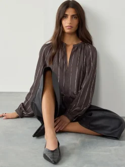 Blouses En Overhemden*Next Chocoladebruin gestreept - Blouse met V-hals en lange mouwen
