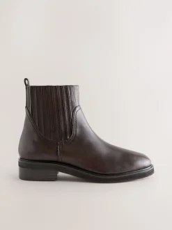 Ruimvallend En Extraruimvallend|Next Chocoladebruin leer - Forever Comfort® Chelsea Boots