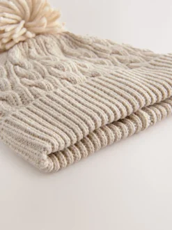 Mutsjes En Antikrabwantjes*Next - Gebreide kabel Beanie-muts met pompom Crème