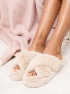 Pantoffels|Lipsy - pantoffels van imitatiebont met gekruiste banden voor nachtkleding Crème