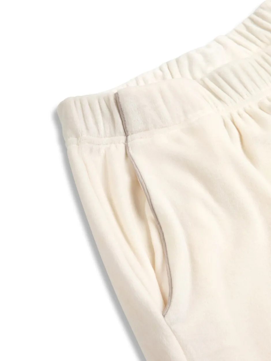 Pyjama's|The Little Tailor - luxe kerstpyjama van zacht aanvoelend velours Crème
