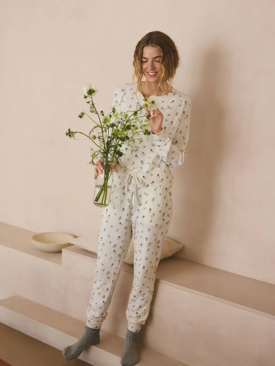 Pyjama's|Loungewear*Next Crème gebloemd - Gezellige pyjama met wafeldessin en lange mouwen