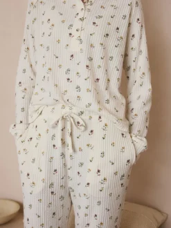Pyjama's|Loungewear*Next Crème gebloemd - Gezellige pyjama met wafeldessin en lange mouwen