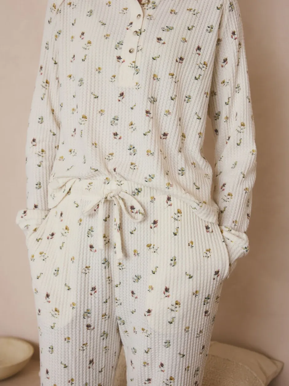 Pyjama's|Loungewear*Next Crème gebloemd - Gezellige pyjama met wafeldessin en lange mouwen