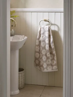 Handdoeken En Badmatten|Next Daisy 100% katoenen handdoeken Naturel grijs