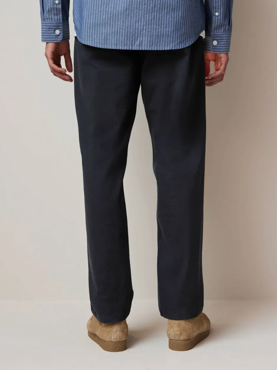 Broeken En Chino's|Next Donkerblauw - Standaard toelopende pasvorm - Stretchy chino