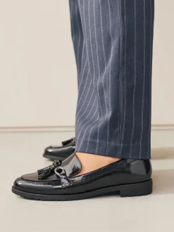 Lage Schoenen|Next - Patent kwastje hardware detail Instappers Donkerblauw lakleer