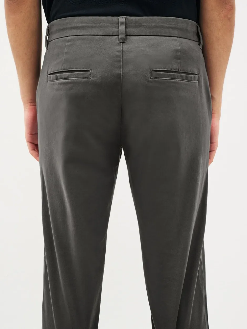 Broeken En Chino's|Next Donkergrijs - Standaard toelopende pasvorm - Stretchy chino