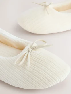 Pantoffels|Next - Velours corduroy balletschoentjes Ecru