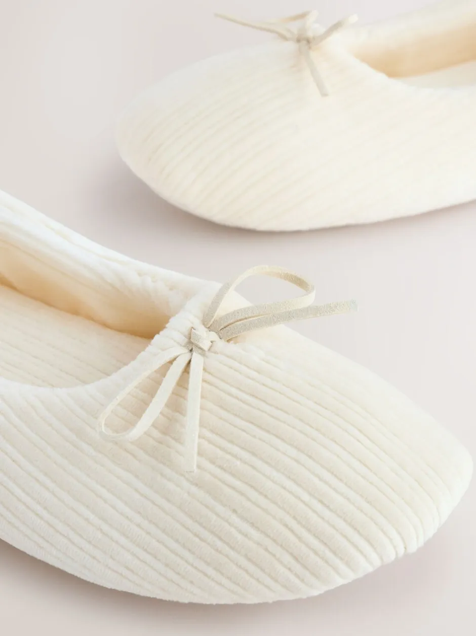 Pantoffels|Next - Velours corduroy balletschoentjes Ecru
