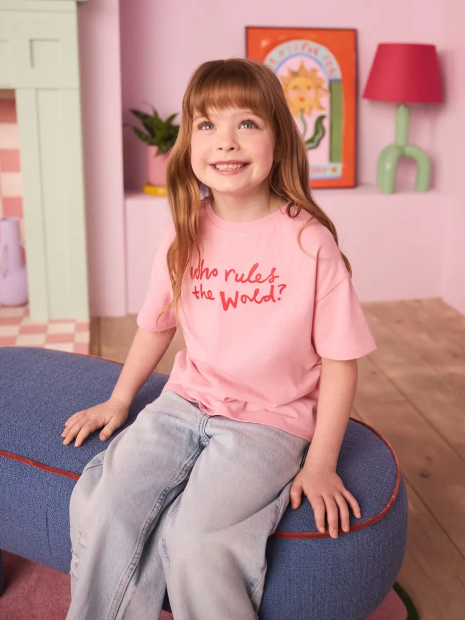 T-Shirts|Eleanor Bowmer roze 'Who Rules the World' 100% katoenen T-shirt voor kinderen