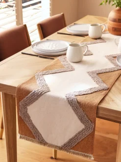 Tafellinnen En Placemats |Next Farah Tufted Kitchen Table Runner