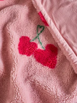 Kussentjes En Plaids|Kussentjes En Plaids*Next Fleecedeken van borg met kersen