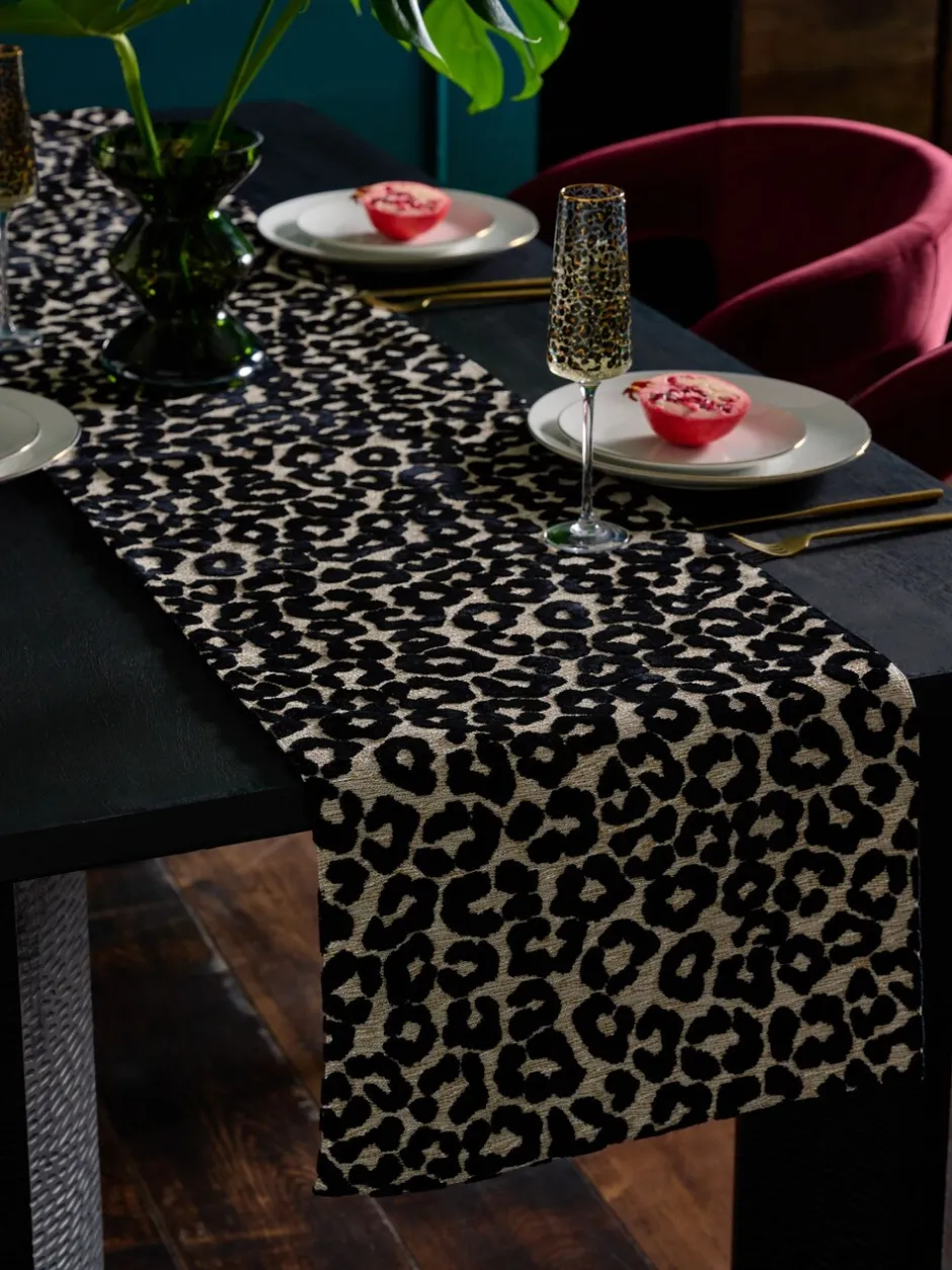 Tafellinnen En Placemats *Next Fluwelen tafelloper met luipaardprint