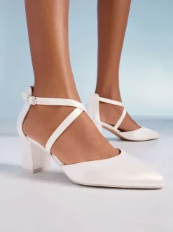 Ruimvallend En Extraruimvallend|Schoenen Met Hakken|Friends Like These Satin Mid Block Heel Bridal Court Shoes