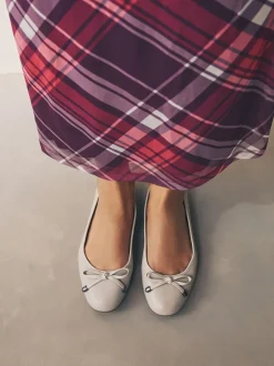 Lage Schoenen|Next Gebroken wit - Leren Ballerina's met ronde neus