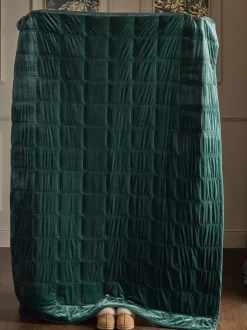 Kussentjes En Plaids|Kussentjes En Plaids|Next Gewatteerde beddensprei van fluweel met glans
