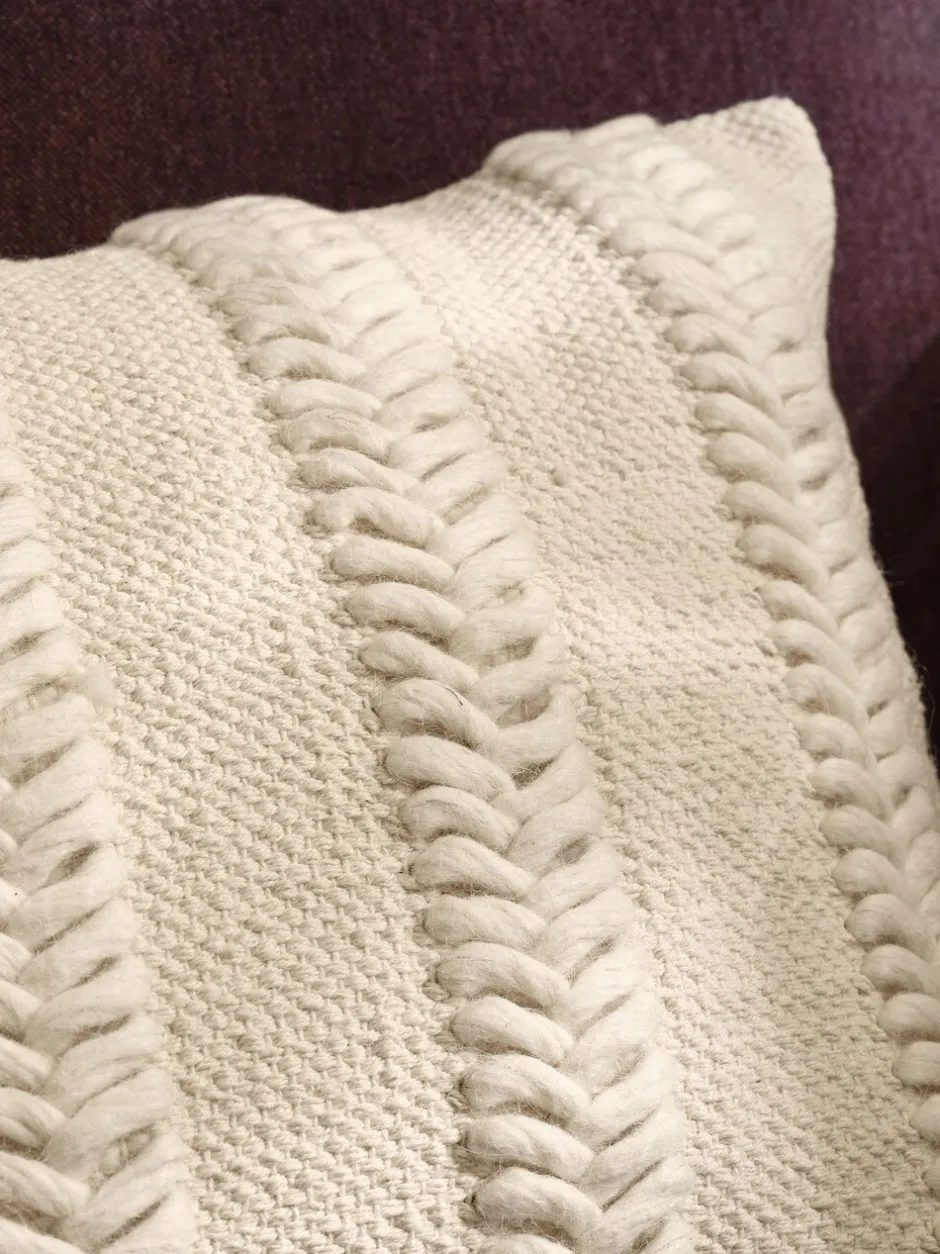 Kussentjes En Plaids|Kussentjes En Plaids*Next Geweven kussen met zigzagmotief Natuurlijk