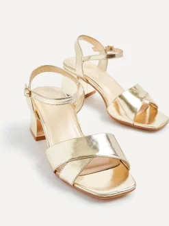 Ruimvallend En Extraruimvallend|Schoenen Met Hakken*Linzi - Vivian sandalen met hak en bandje aan de voorkant met brede pasvorm Goud