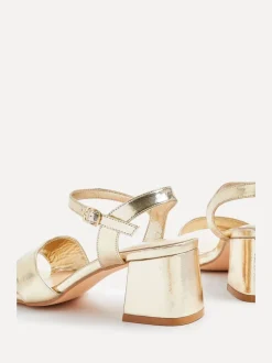 Ruimvallend En Extraruimvallend|Schoenen Met Hakken*Linzi - Vivian sandalen met hak en bandje aan de voorkant met brede pasvorm Goud