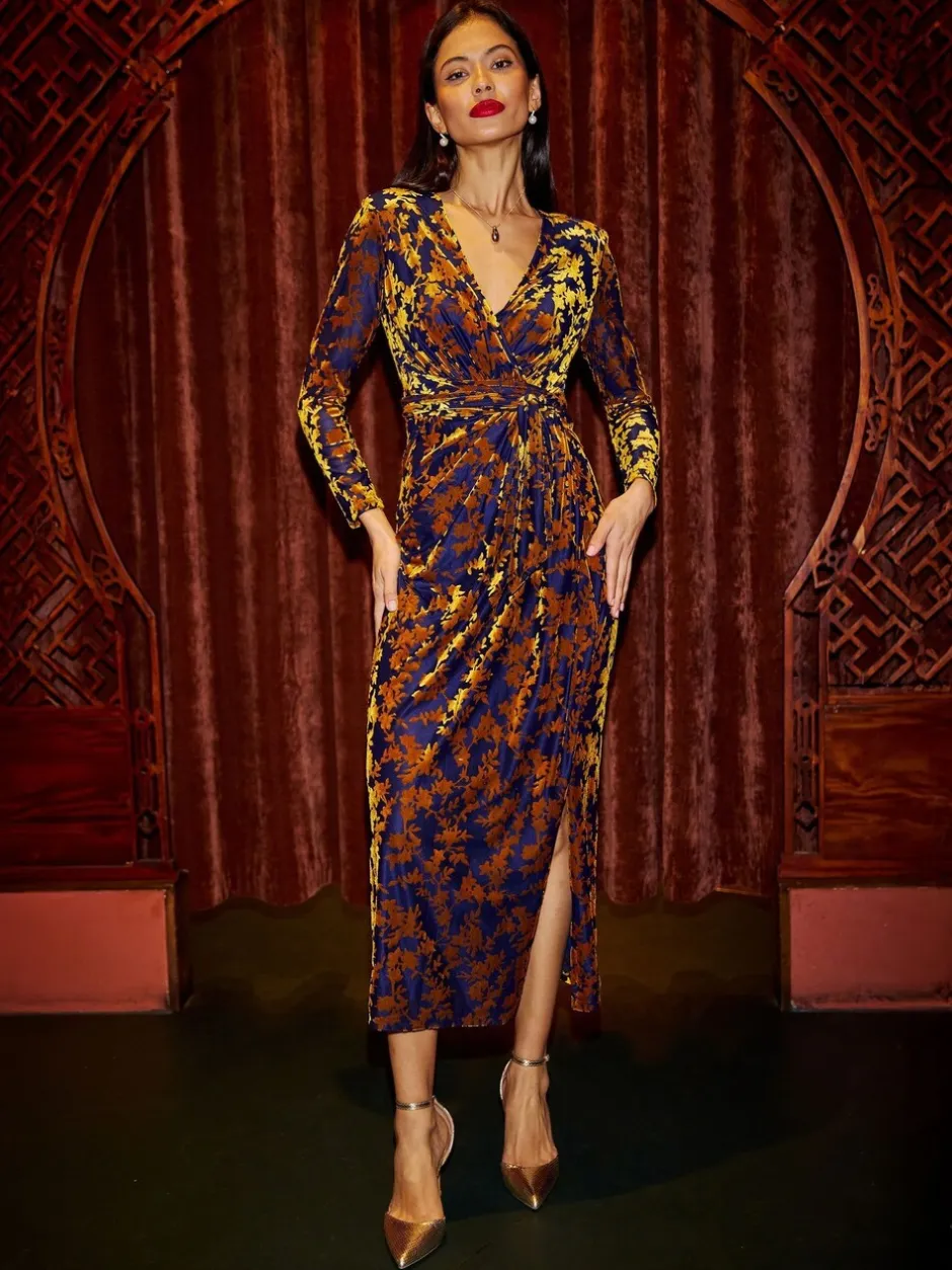 Gelegenheidskleding|Jurken*Yumi - Velour Stretch Midi Dress With Long Sleeves Goud