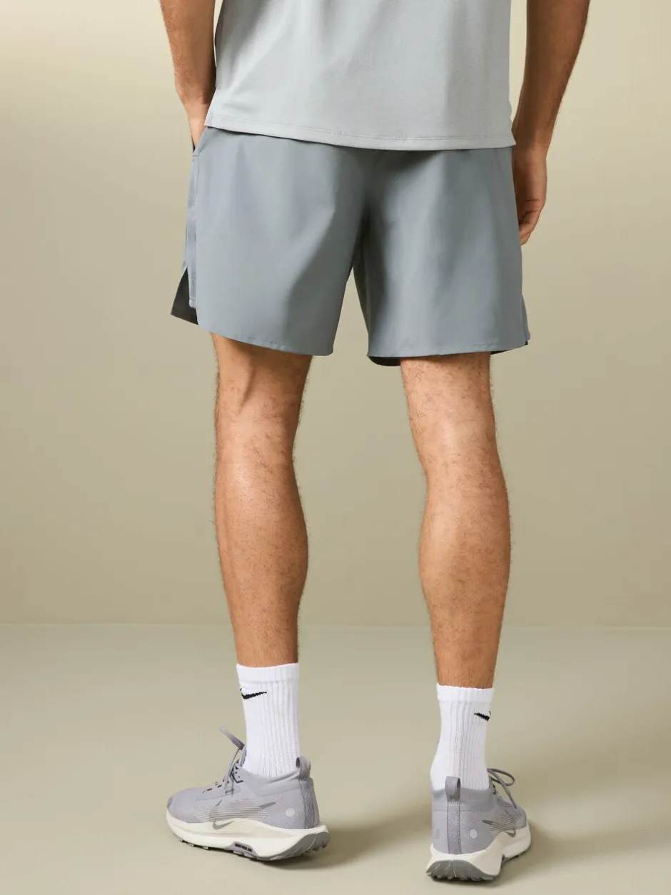 Shorts*Nike Grijs - 7 inch - Dri-FIT Challenger ongevoerde hardloopshort