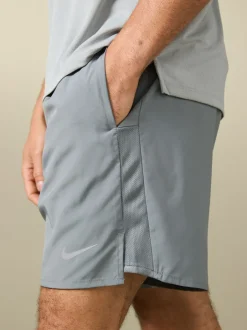 Shorts*Nike Grijs - 7 inch - Dri-FIT Challenger ongevoerde hardloopshort