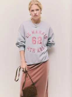 Hoody's En Sweatshirts*Next Grijs - Grafisch satijnapplicatie 'Le Marais' City sweatshirt met lange mouwen en ronde hals