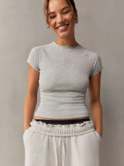 Loungewear|Tops En T-Shirts|self. Grijs - Aansluitend geribbeld T-shirt