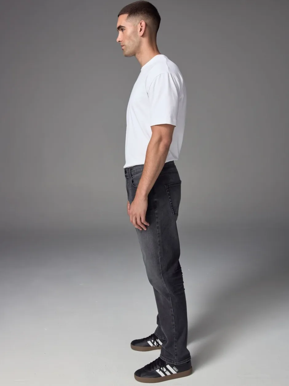 Jeans*Next - Straight-fit Essential stretchy jeans met rechte pasvorm Grijs Gewassen