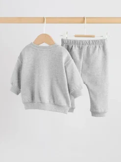 Truien En Breisels|Joggingbroeken|Next - Baby sweatshirt en joggingbroek set (0mnd-2jr) Grijze beer