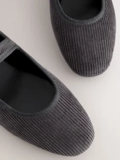Lage Schoenen|Next - Forever Comfort Round Toe Buckle Detail Mary Jane Shoes Grijze corduroy