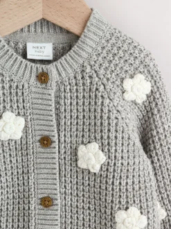 Gebreide Kleding|Next - Gebreid babyvest (0 mnd- 3 jr) Grijze gehaakte bloemen