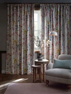 Gordijnen|Gordijnen|Next Isla - Verduisterende/thermische plooigordijnen met bloemenprint Meerkleurig pastelroze