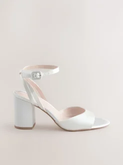 Schoenen Met Hakken|Next - Forever Comfort® bruidssandalen met ronde neus en blokhak Ivoor
