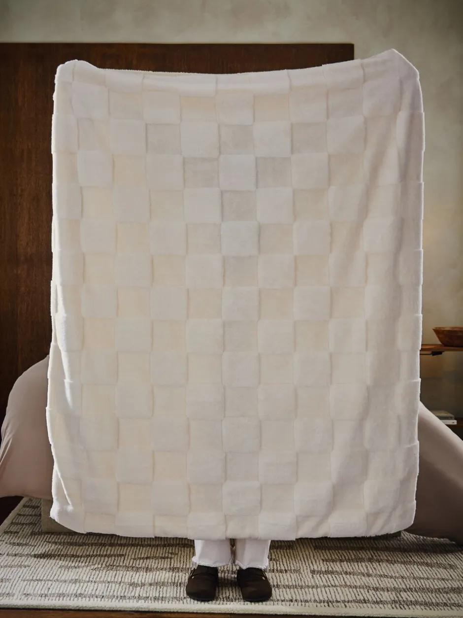 Kussentjes En Plaids|Kussentjes En Plaids|Next Jasper behaaglijke fleece omkeerbare bedloper met dambordmotief Ivoor