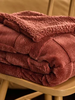 Kussentjes En Plaids|Kussentjes En Plaids|Next Jasper behaaglijke fleece omkeerbare bedloper met dambordmotief Oranje
