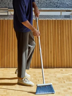 Joseph Joseph|Joseph Joseph Cleantech Wall-Mounted Broom