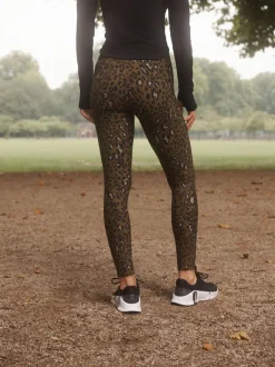 Sportkleding|Leggings En Joggingbroeken*Next - Outdoor legging met fleecevoering en warme handgreep Kaki met dierenprint