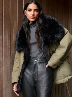 Jassen En Jacks*Next Kakigroen - Parka with Contrast Faux Fur Trim