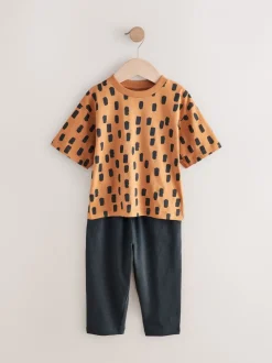Sets En Outfits|Shorts|Next - Set van 3 T-shirts met korte mouwen en joggingbroeken (3mnd -7jr) Kaki/groen