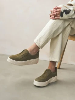 Sneakers|Next Kakigroen - Signature leren sneakers met dikke plateauzolen en sleehak