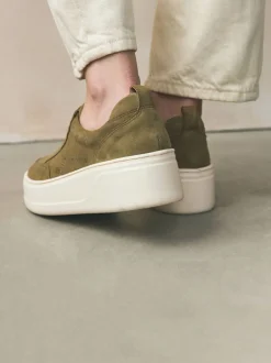 Sneakers|Next Kakigroen - Signature leren sneakers met dikke plateauzolen en sleehak