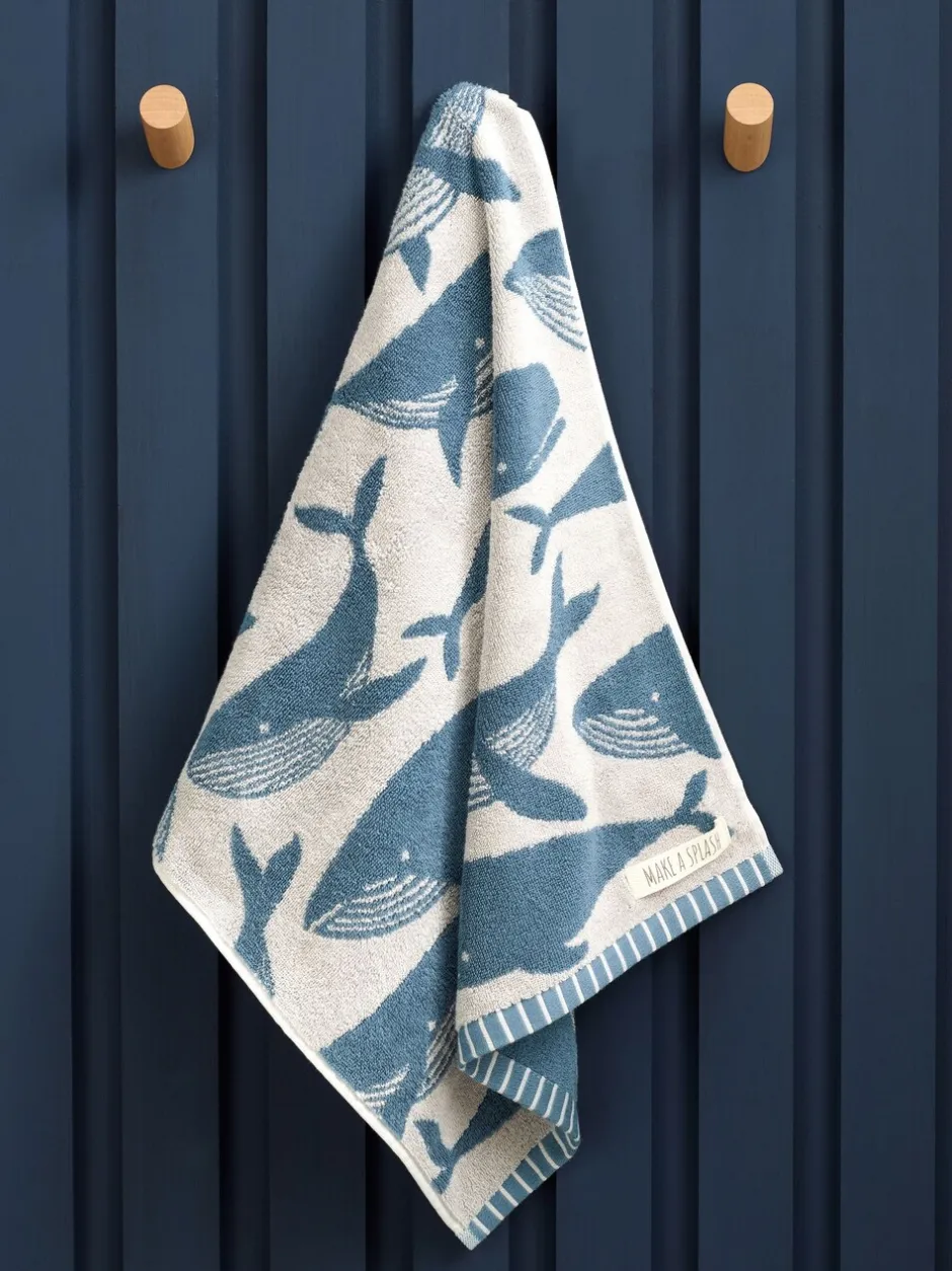 Handdoeken En Badmatten|Next Katoenen handdoek met walvissenprint 100% katoen