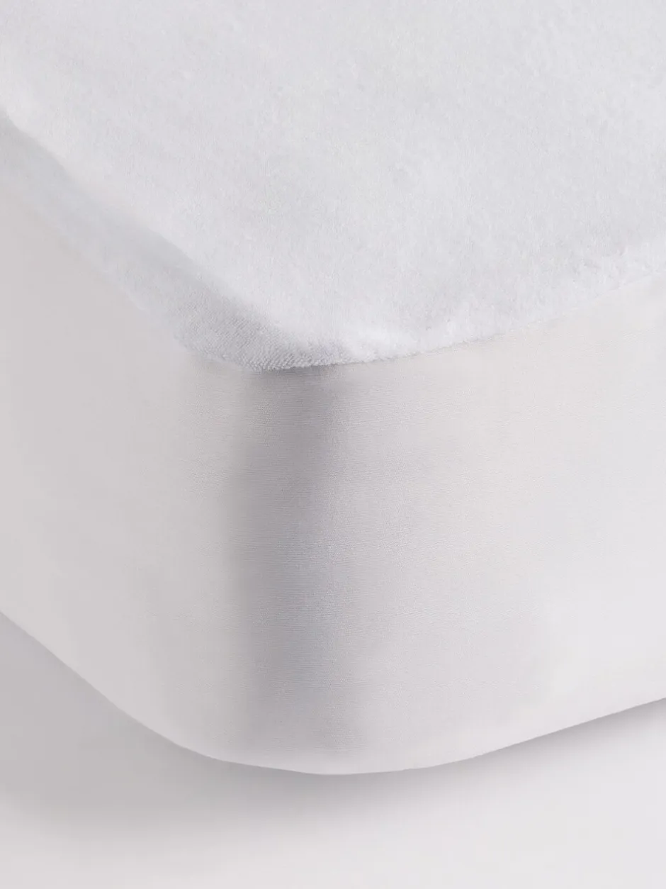 Dekbedden En Kussens*Next Kids Waterproof Protector
