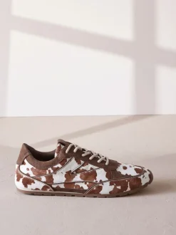 Sneakers*Next Koeienprint - Slim Premium Leren Trainers met Vetersluiting