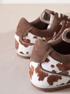 Sneakers*Next Koeienprint - Slim Premium Leren Trainers met Vetersluiting